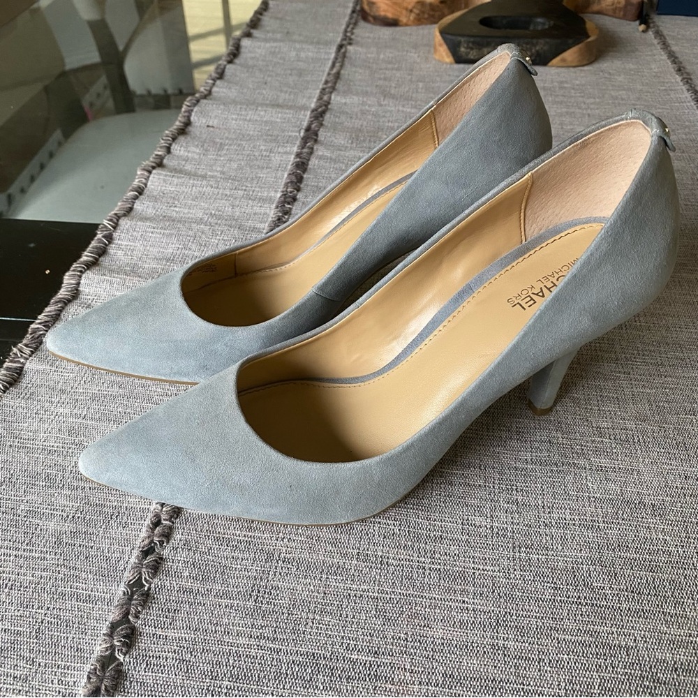 Michael by Michael Kors Flex Heel Pump in Dusty Blue, size 7.